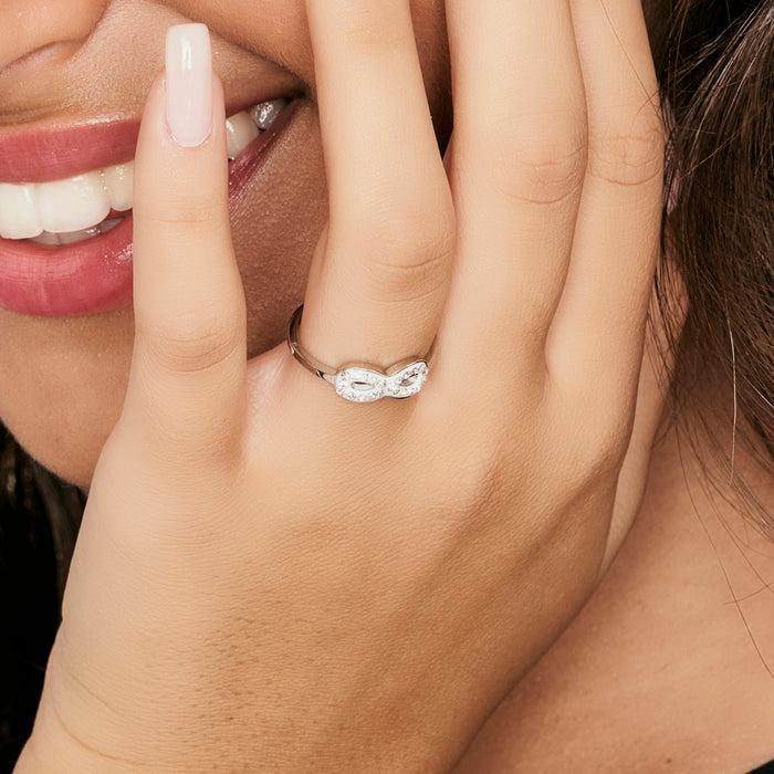 ANELLO DONNA IN ACCIAIO CON INFINITO E CRISTALLI BIANCHI MISURA: S